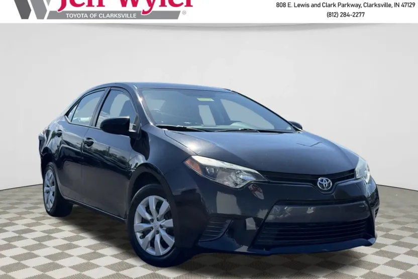 2016 Toyota Corolla LE photo 1