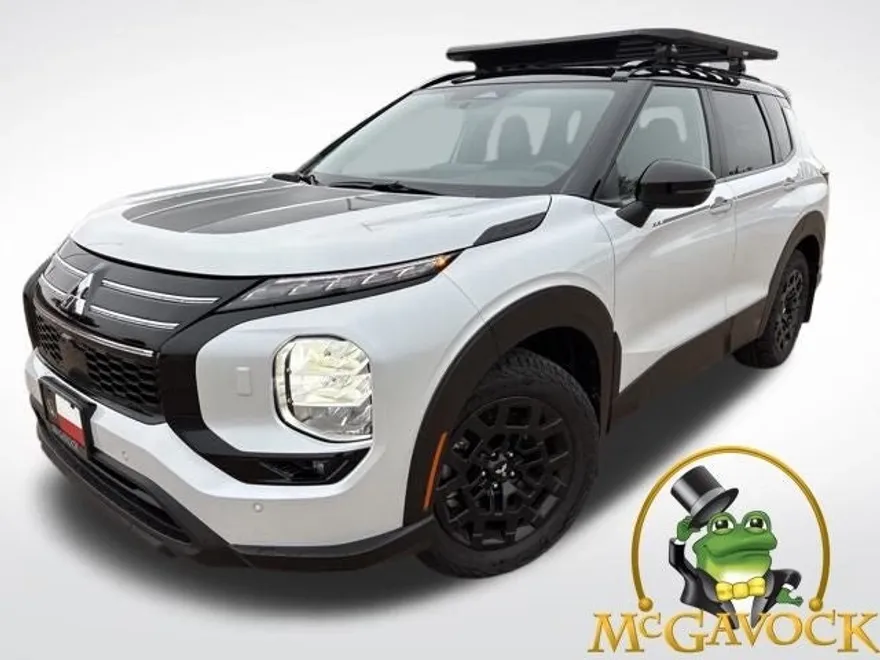 2025 Mitsubishi Outlander SE photo 1
