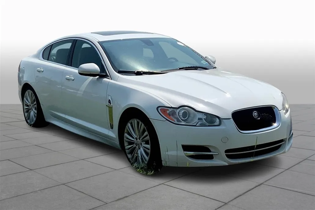 2011 Jaguar XF Base photo 1
