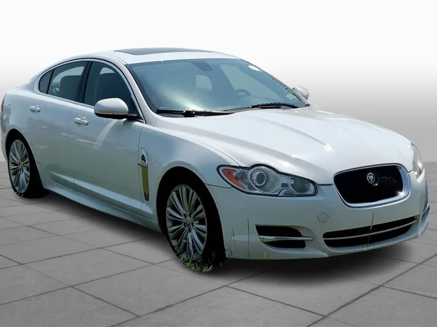 2011 Jaguar XF Base photo 1
