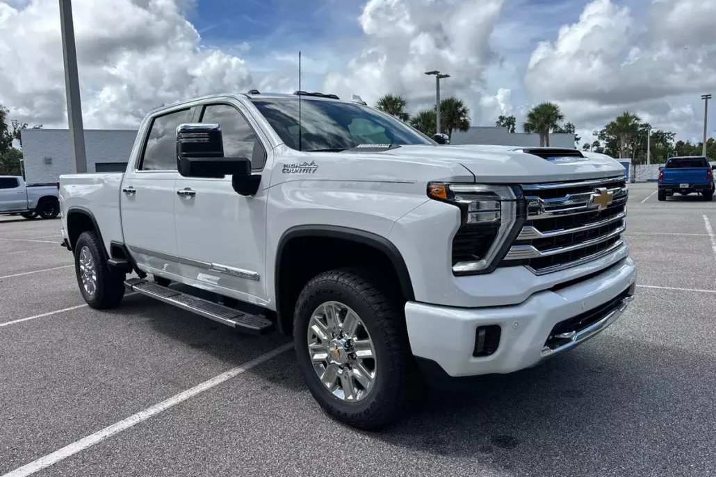 2025 Chevrolet Silverado 2500HD High Country photo 1