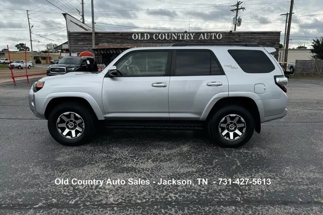 2022 Toyota 4Runner SR5 Premium photo 1