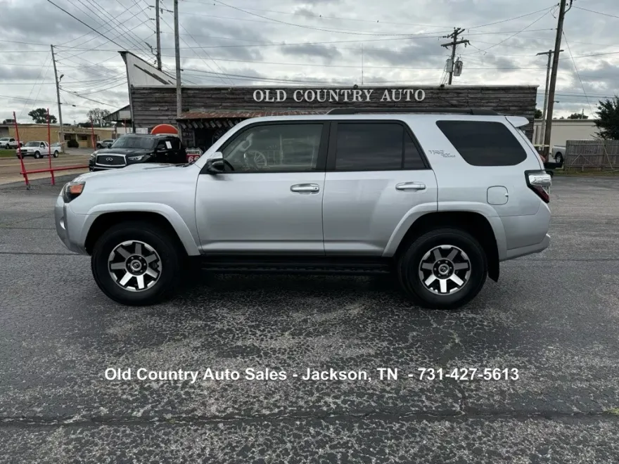 2022 Toyota 4Runner SR5 Premium photo 1