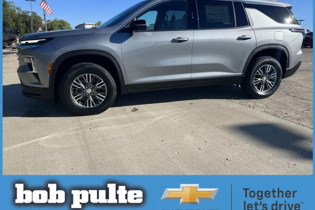 2026 Chevrolet Traverse photo 1