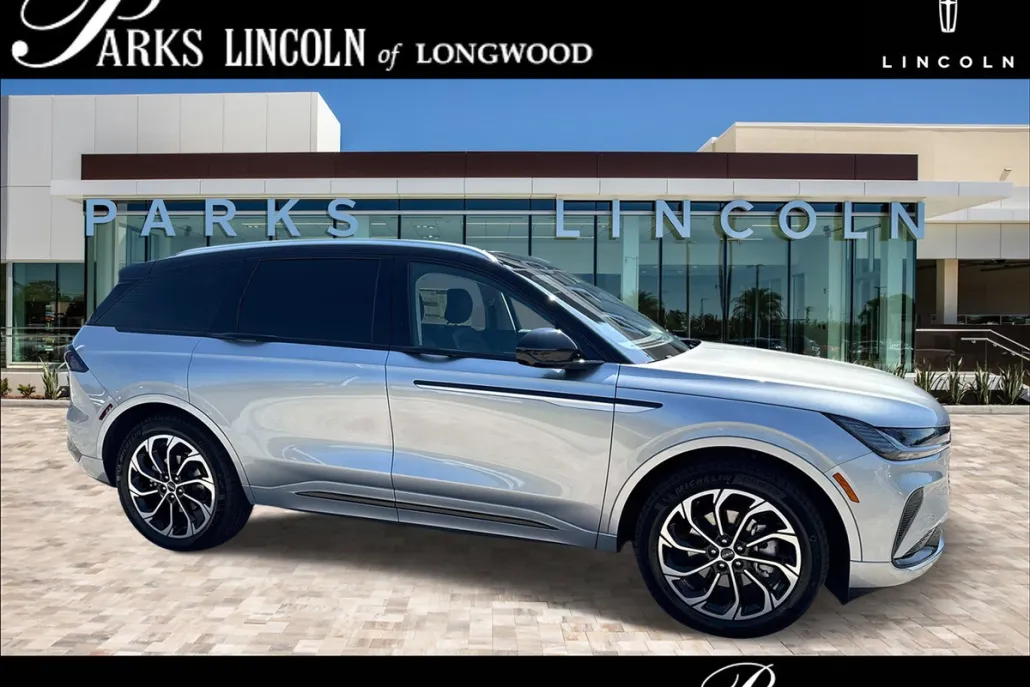 2025 Lincoln Nautilus Reserve photo 1