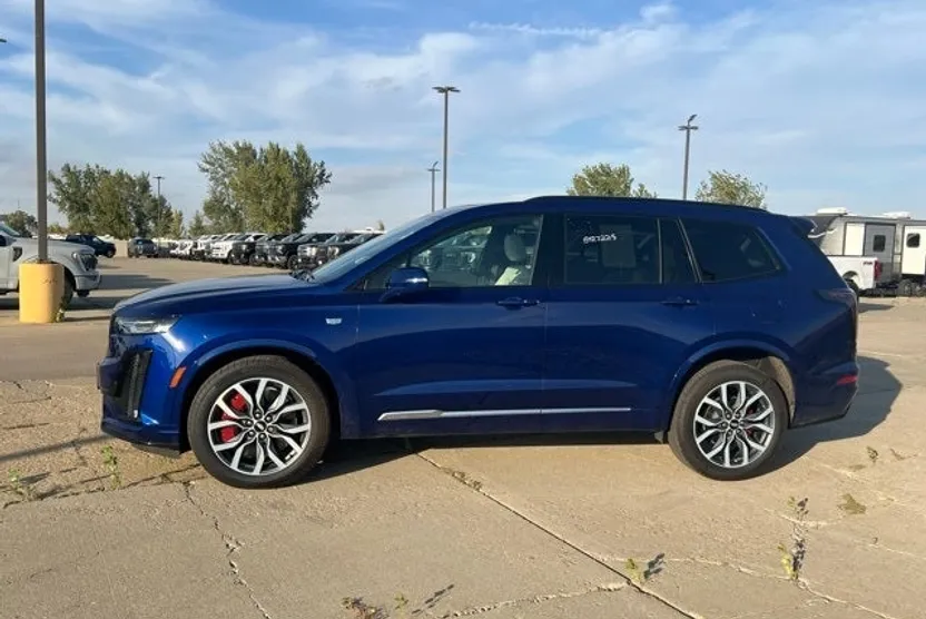2024 Cadillac XT6 Sport photo 1