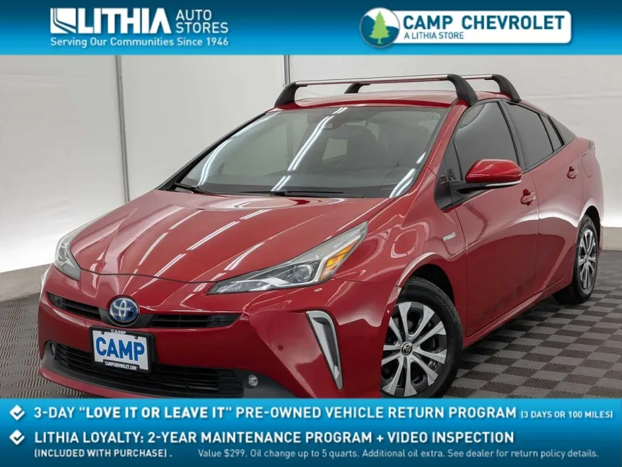 2021 Toyota Prius LE photo 1