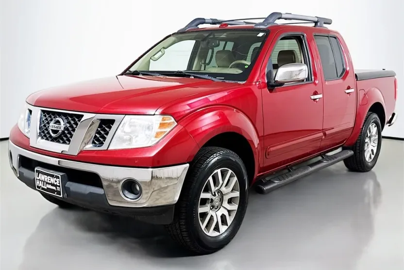 2012 Nissan Frontier SL Crew Cab photo 1
