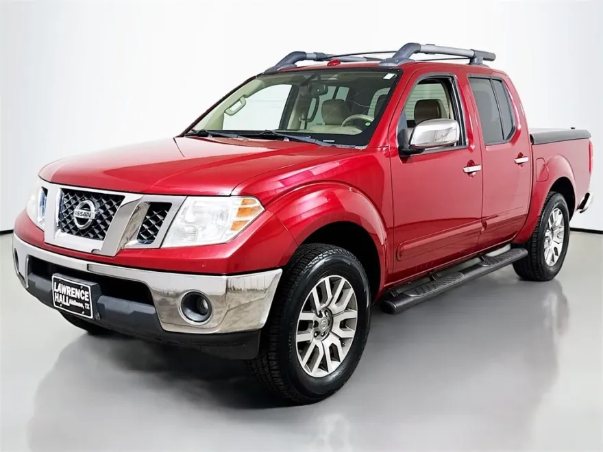 2012 Nissan Frontier SL Crew Cab photo 1