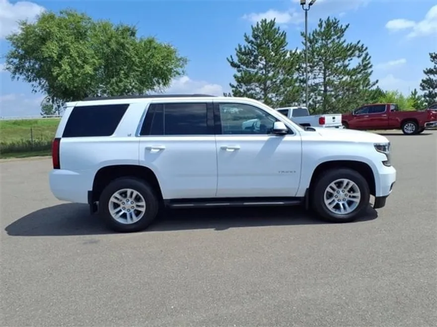 2019 Chevrolet Tahoe LT photo 1