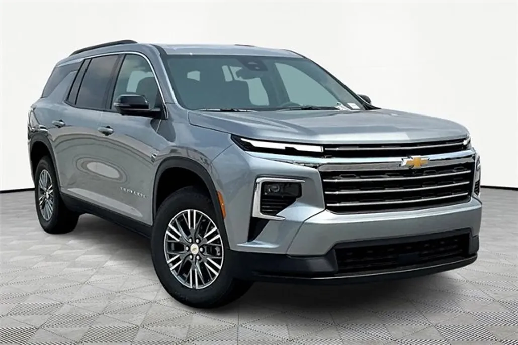 2026 Chevrolet Traverse L photo 1