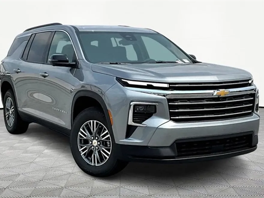 2026 Chevrolet Traverse L photo 1