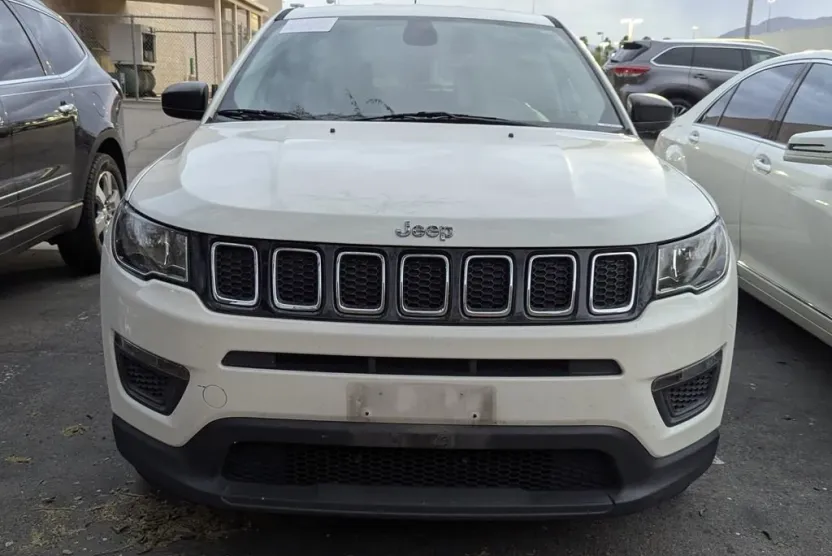 2018 Jeep Compass Sport photo 1