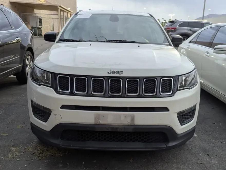 2018 Jeep Compass Sport photo 1