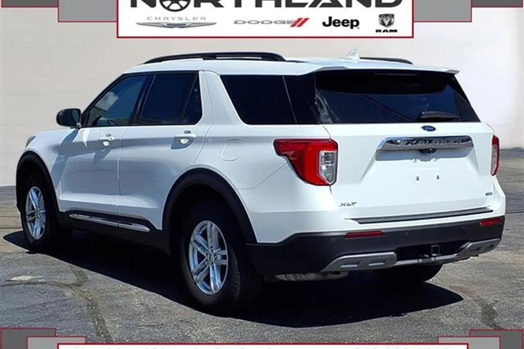 2020 Ford Explorer XLT photo 1