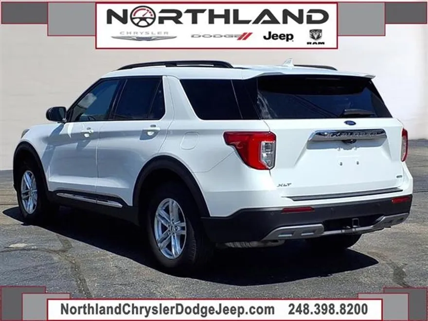 2020 Ford Explorer XLT photo 1