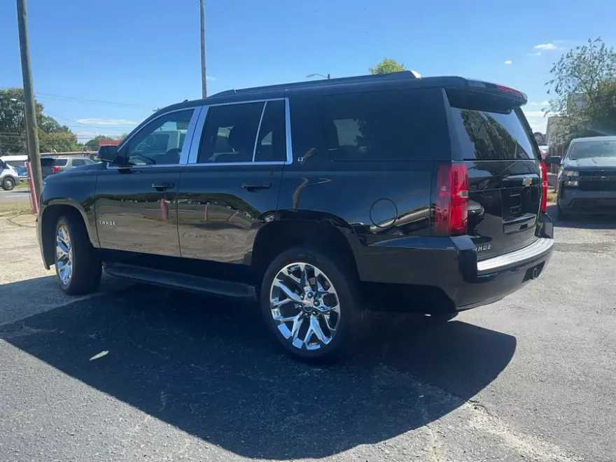 2016 Chevrolet Tahoe LT photo 1