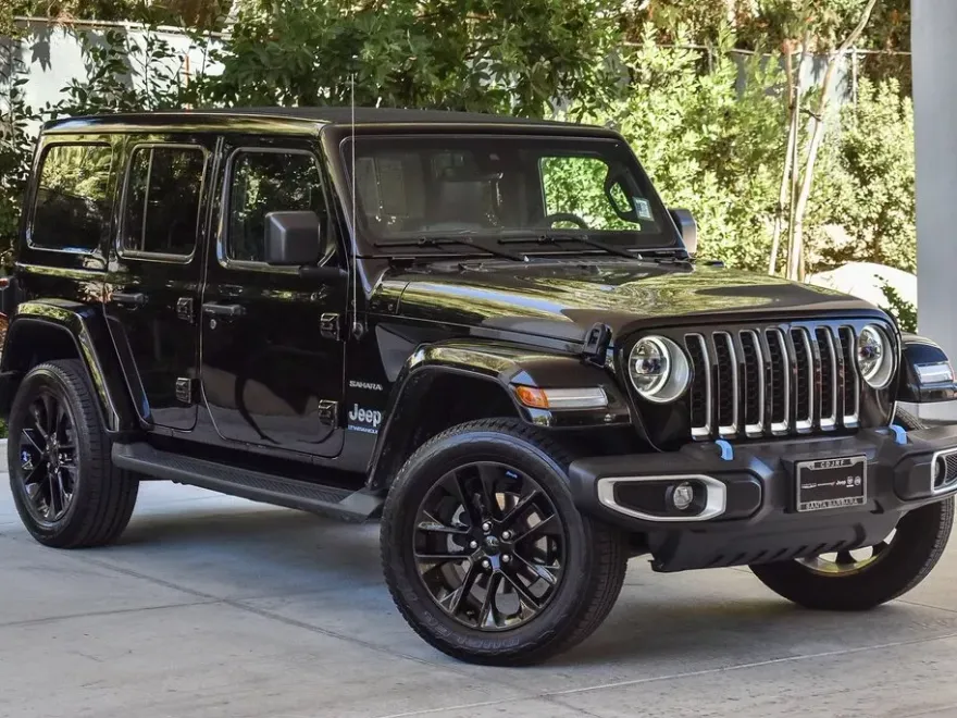 2023 Jeep Wrangler Sahara 4xe photo 1