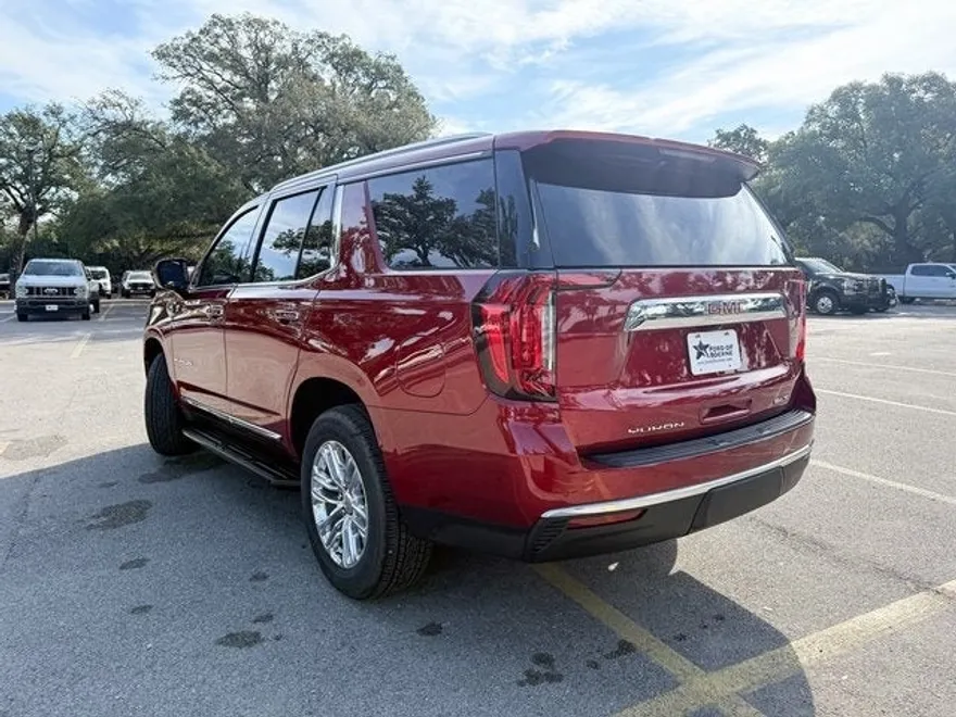 2024 Gmc Yukon SLT photo 1