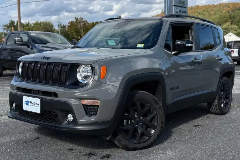 2022 Jeep Renegade Latitude photo 1