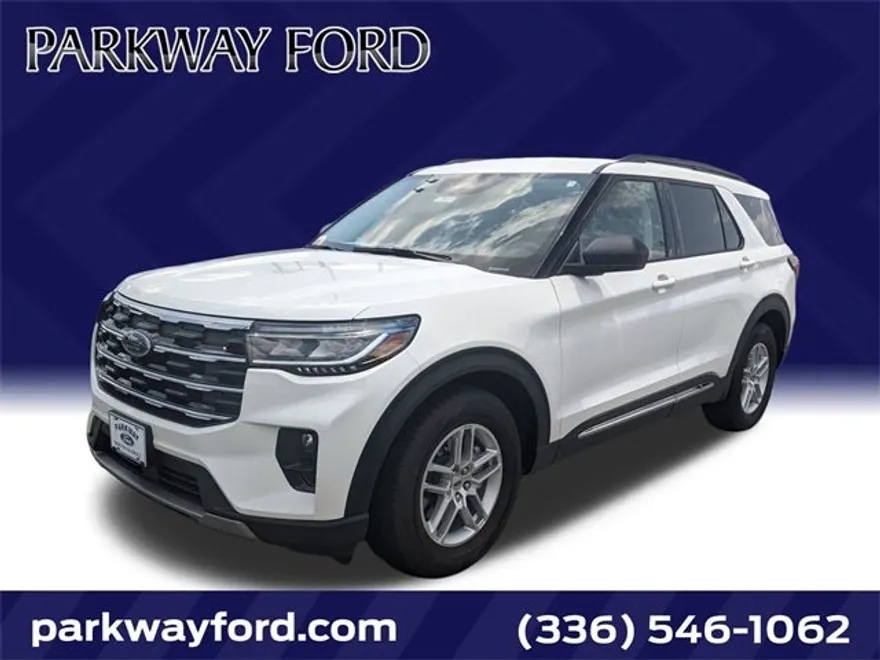 2025 Ford Explorer photo 1