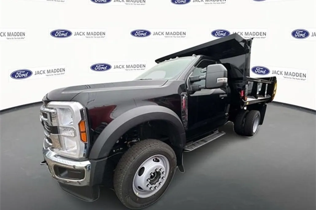 2024 Ford F-550 photo 1