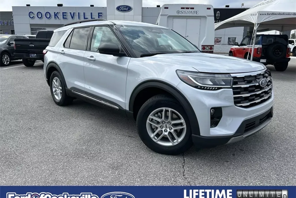 2025 Ford Explorer photo 1