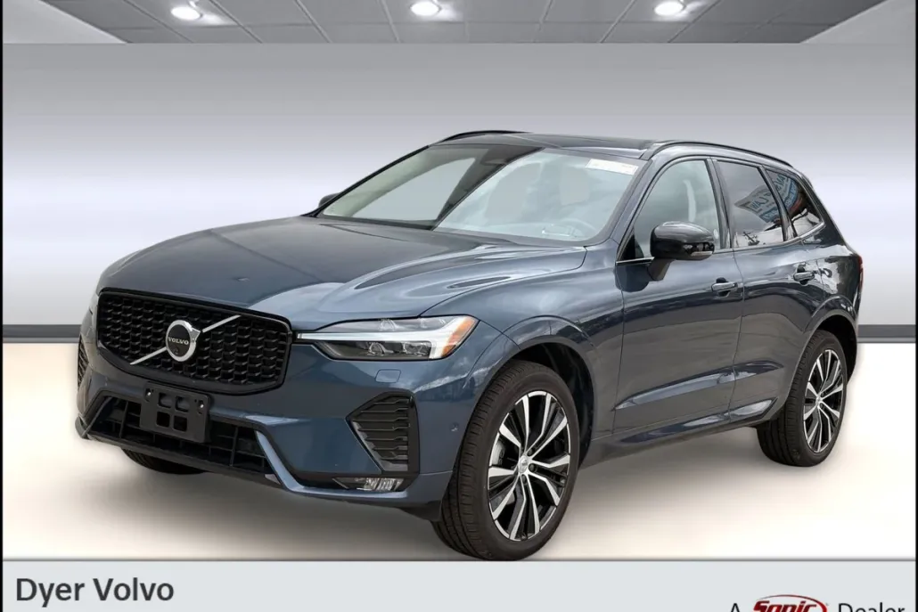 2025 Volvo XC60 Plus photo 1