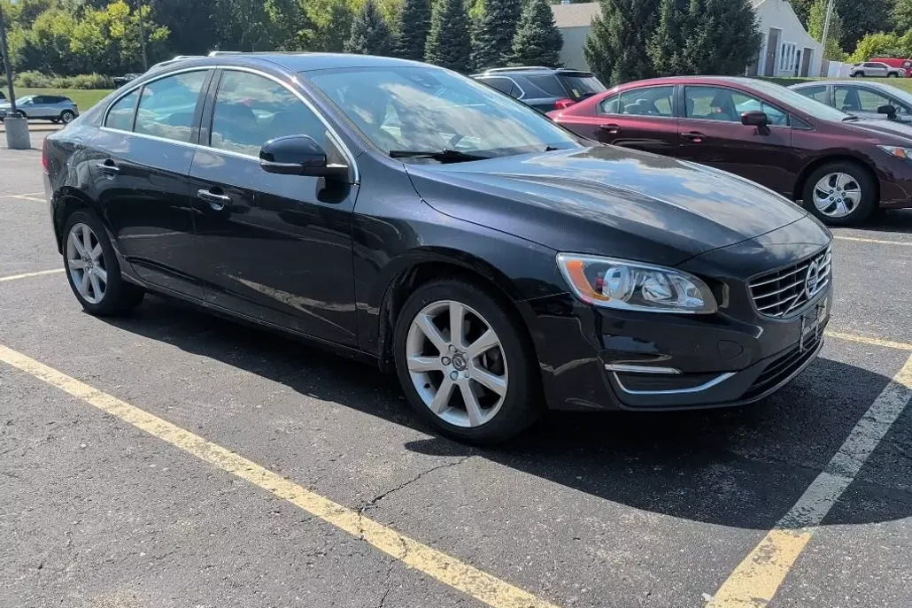 2016 Volvo S60 T5 Drive-E Premier photo 1