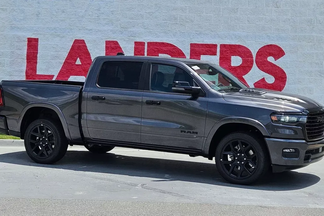 2025 Ram 1500 Laramie photo 1