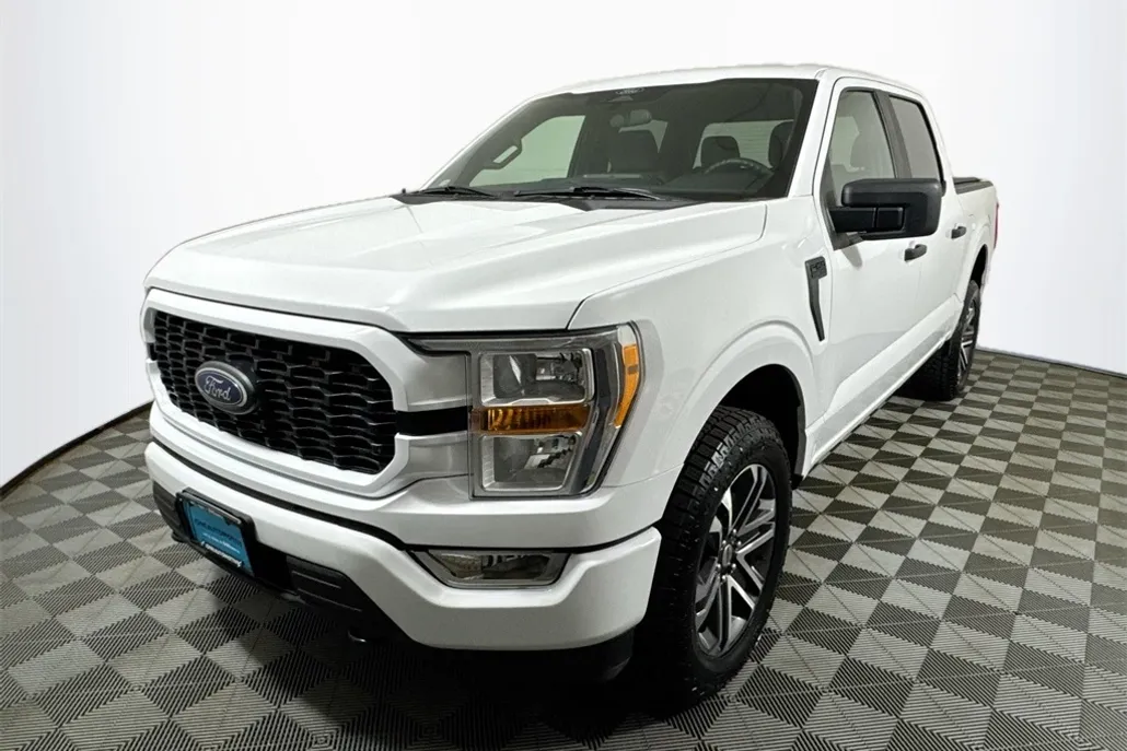2022 Ford F-150 XL photo 1