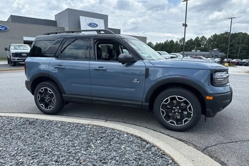 2025 Ford Bronco Sport Outer Banks photo 1