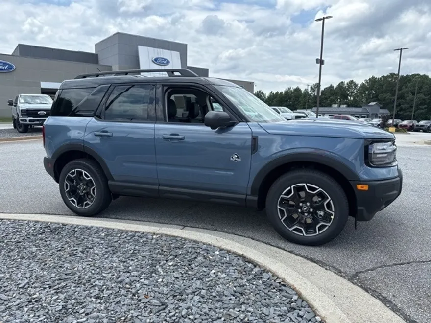 2025 Ford Bronco Sport Outer Banks photo 1