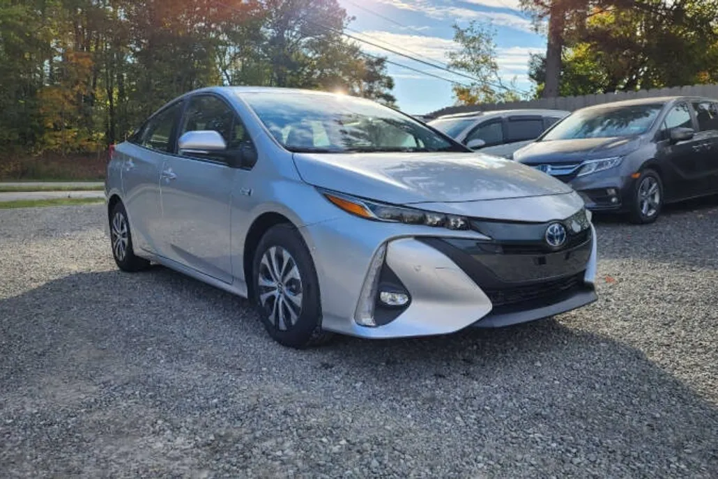 2021 Toyota Prius Prime Limited photo 1