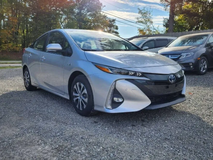 2021 Toyota Prius Prime Limited photo 1