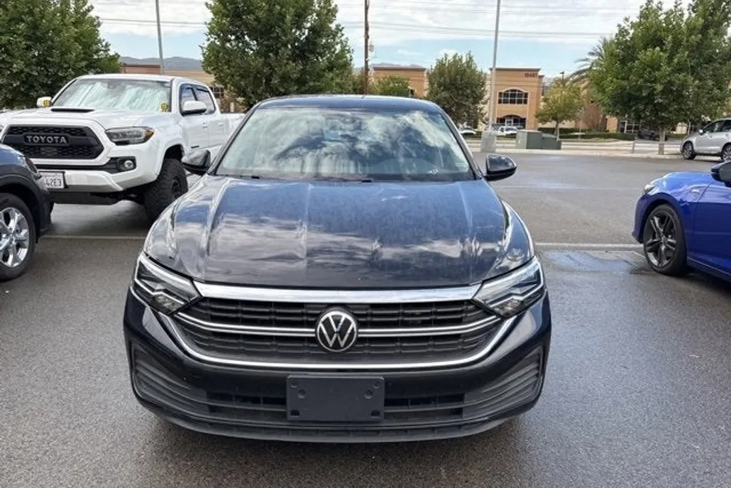 2024 Volkswagen Jetta SE photo 1