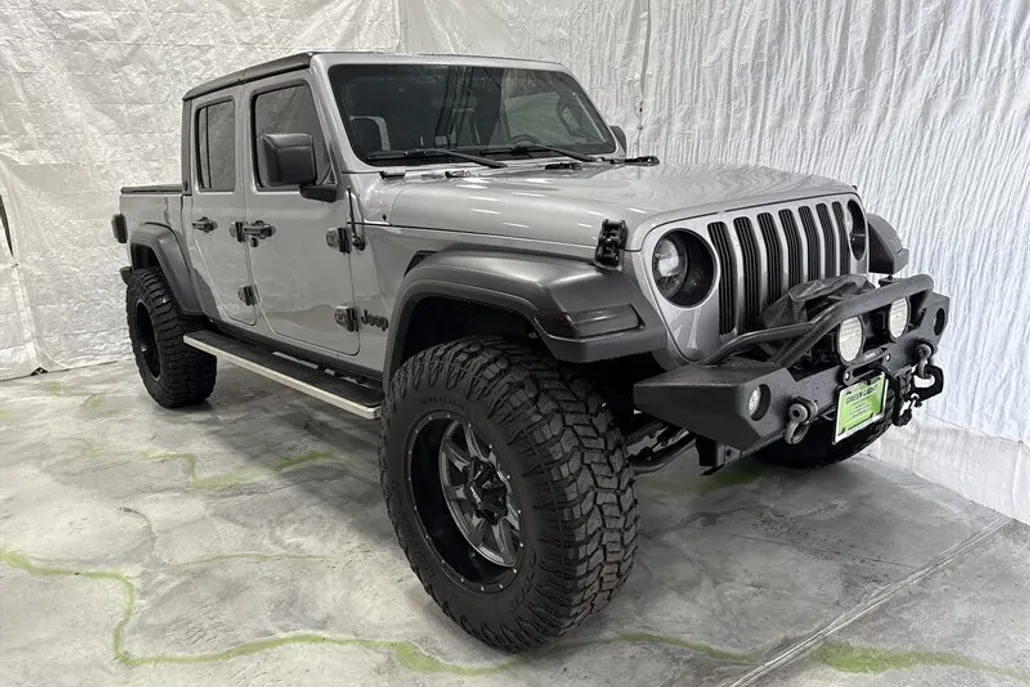 2020 Jeep Gladiator Sport photo 1