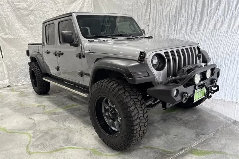 2020 Jeep Gladiator Sport photo 1