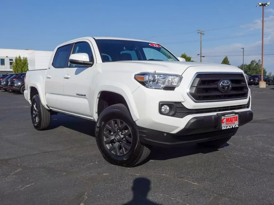 2023 Toyota Tacoma SR5 Double Cab V6 photo 1