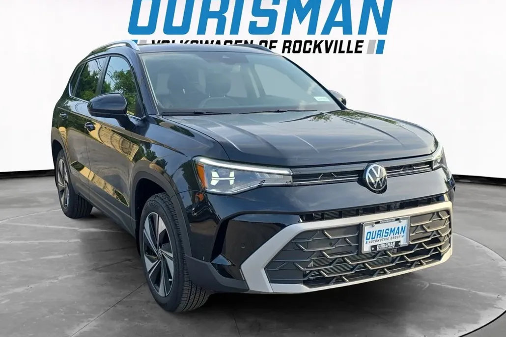 2025 Volkswagen Taos SE photo 1