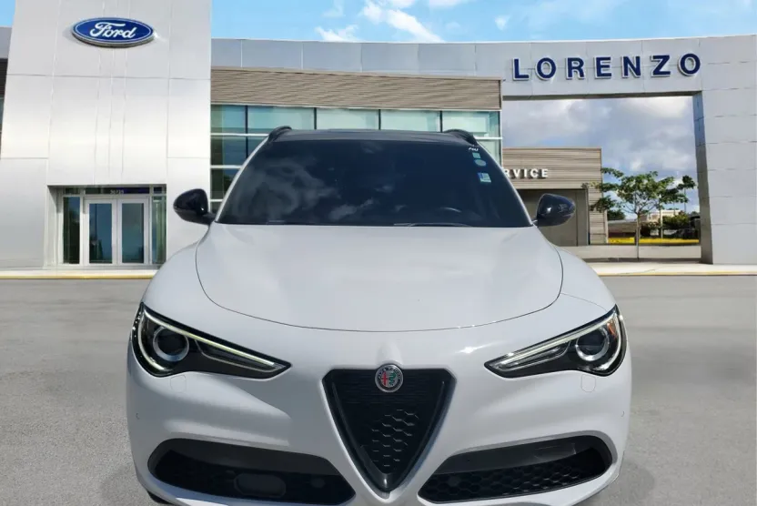 2022 Alfa Romeo Stelvio Ti Sport photo 1