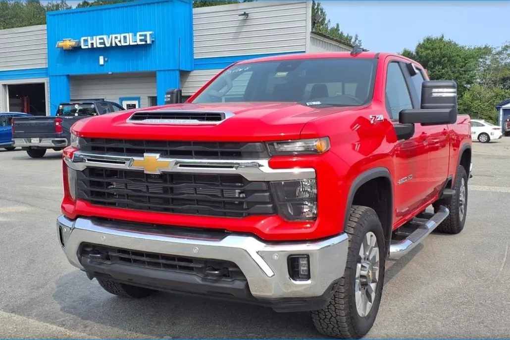 2025 Chevrolet Silverado 2500HD LT photo 1