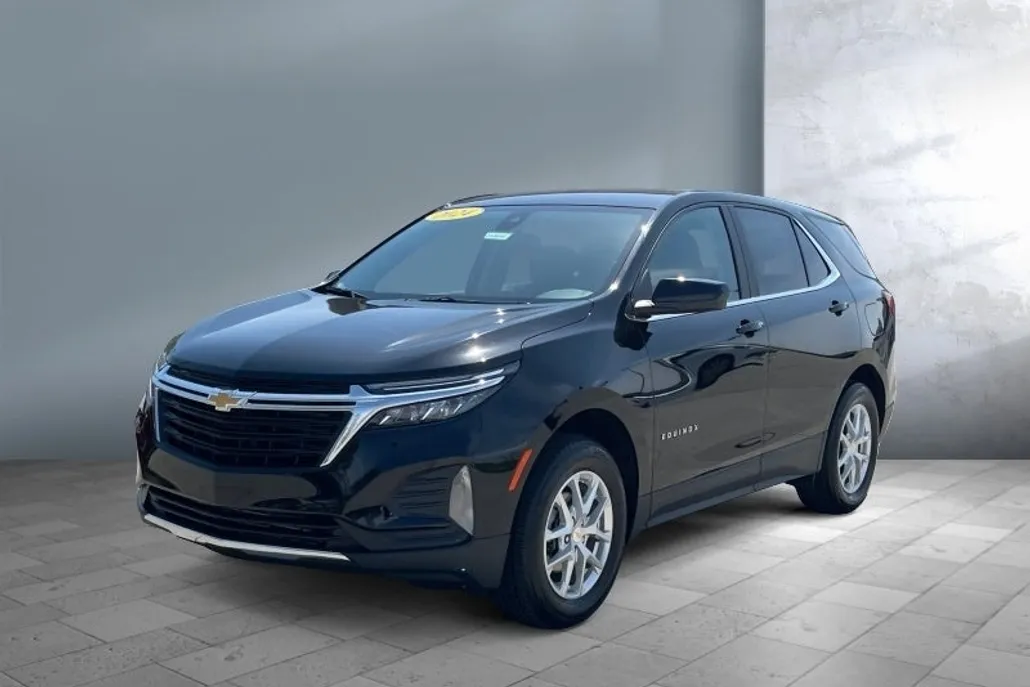 2024 Chevrolet Equinox LT photo 1
