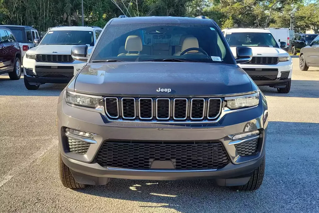 2025 Jeep Grand Cherokee Limited photo 1
