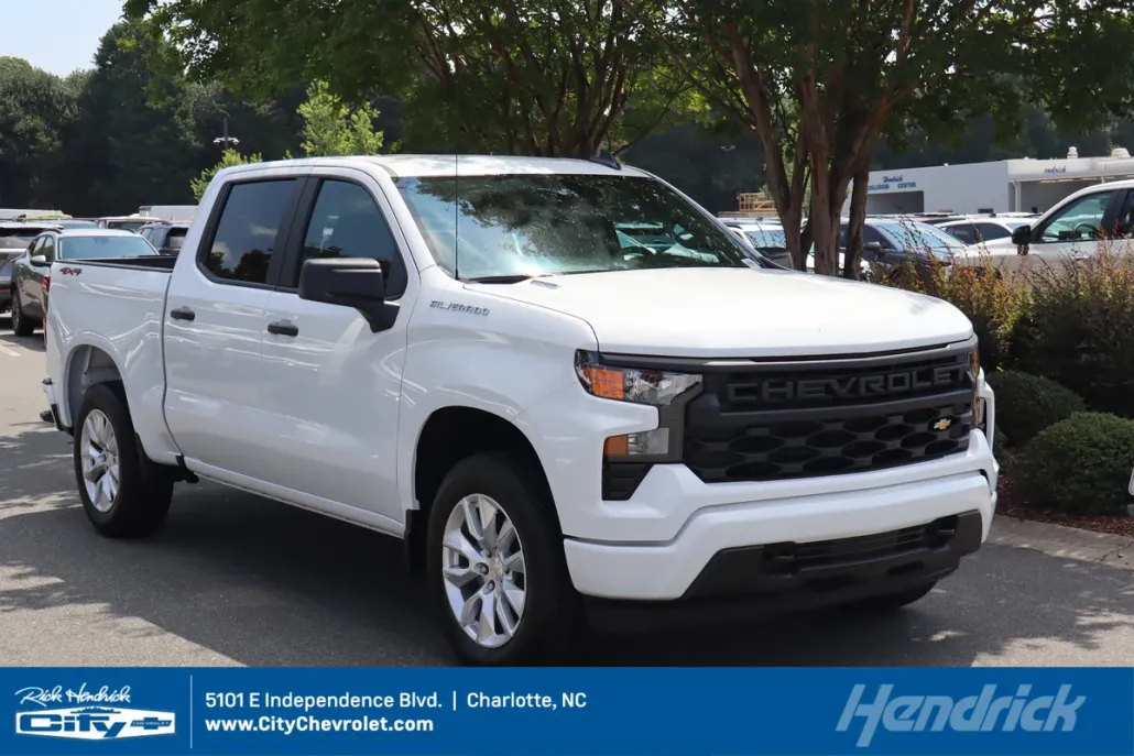 2025 Chevrolet Silverado 1500 Custom photo 1