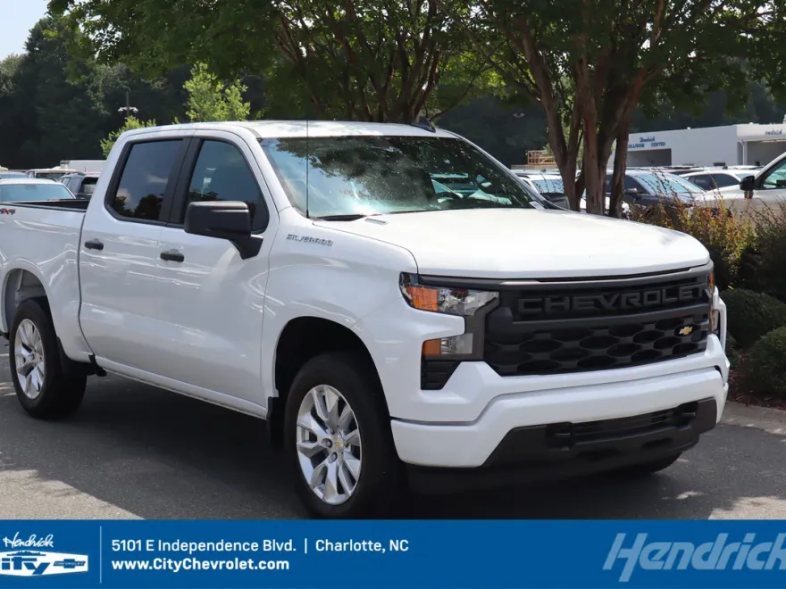 2025 Chevrolet Silverado 1500 Custom photo 1