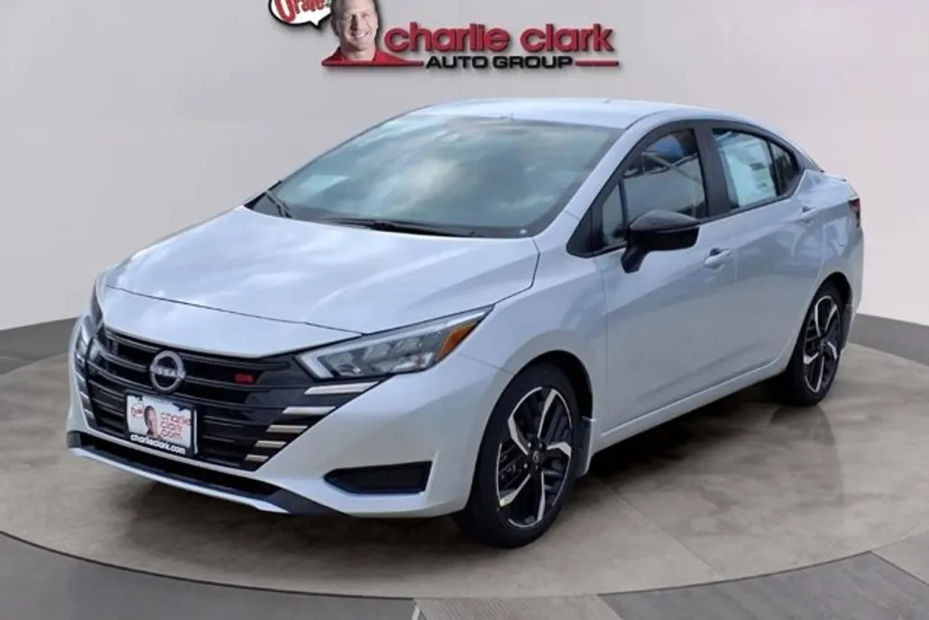 2025 Nissan Versa SR photo 1
