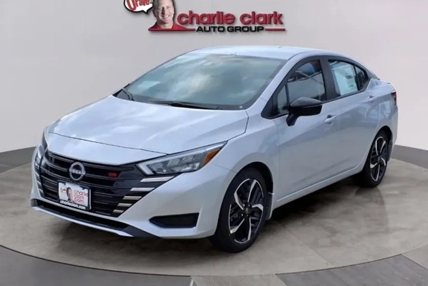 2025 Nissan Versa SR photo 1