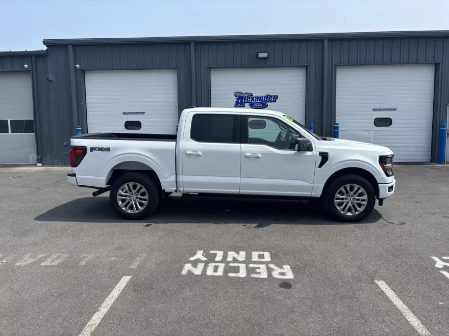 2025 Ford F-150 XLT photo 1