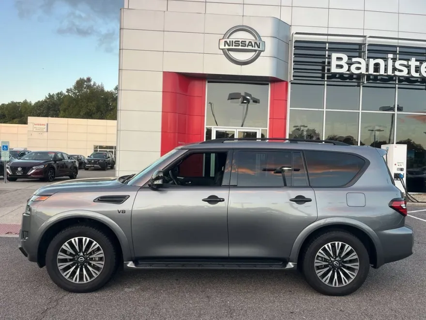 2021 Nissan Armada SL photo 1